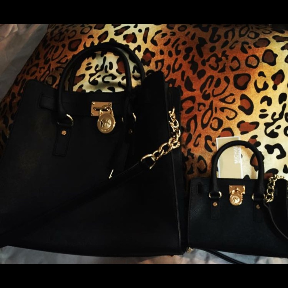 Michael Kors mini purse - Picture 2 of 2